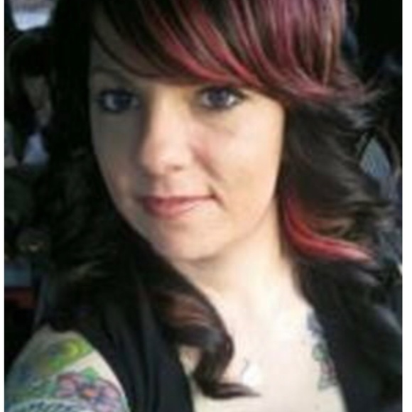 Meet your Posher, Stacy - Picture 7 of 9